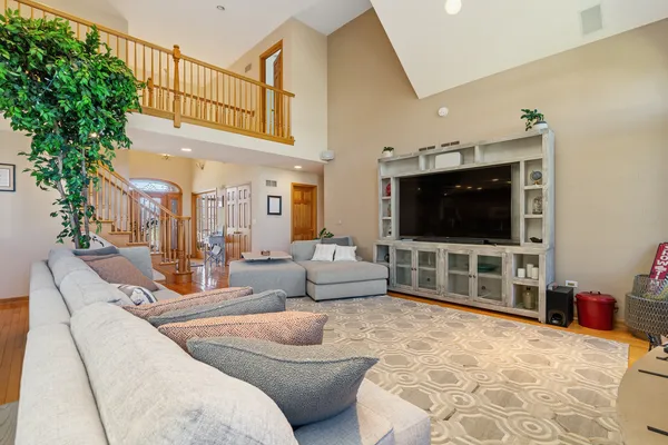 $695,000 | 11924 195th Street, Mokena, IL 60448