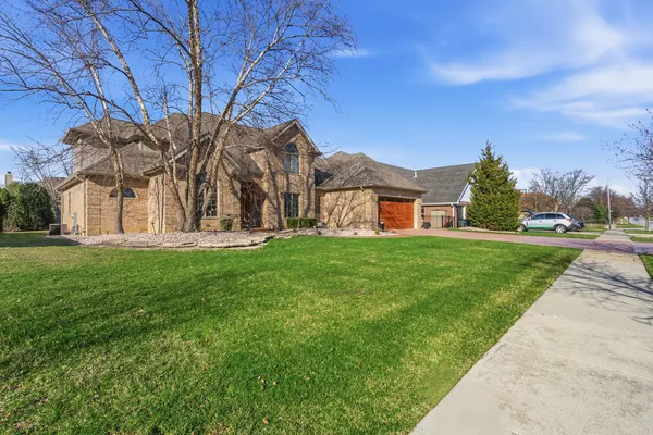 $695,000 | 11924 195th Street, Mokena, IL 60448