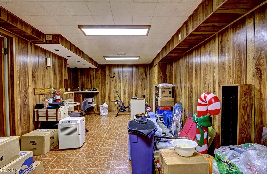 3471 Doris Road Cleveland, OH 44111 - Photo 21 of 30 Gallery Image 21