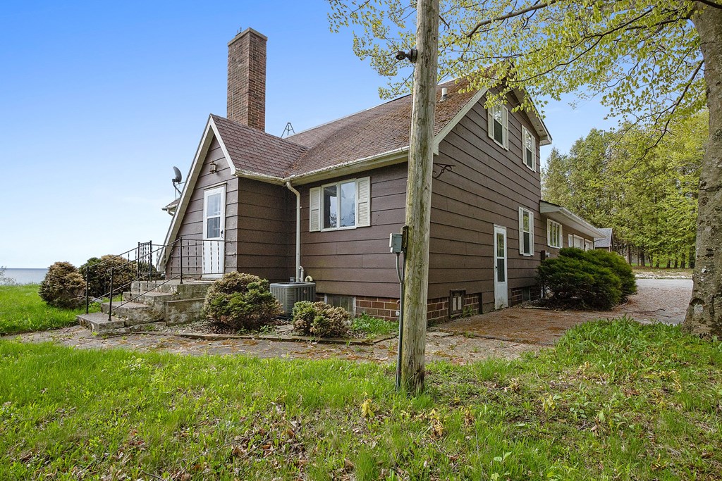 2890 North Lakeshore Road Kewaunee, WI 54216 - Photo 38 of 39