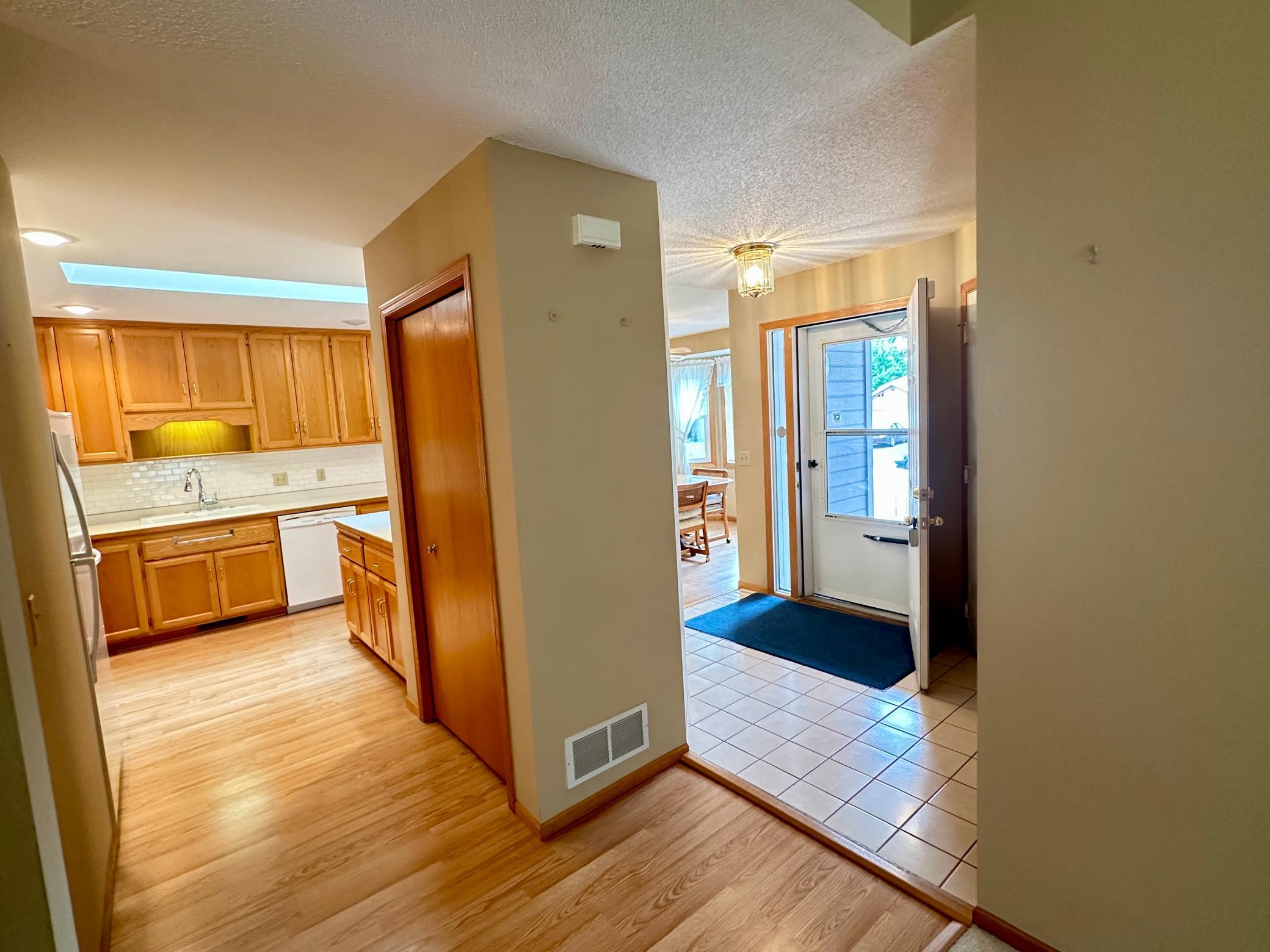 6 Oak Ridge Trail Circle Pines, MN 55014 - Photo 11 of 32