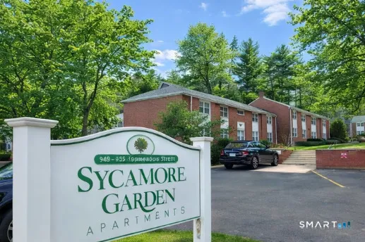 $1,995 | 949 Hopmeadow Street, Unit 28, Simsbury, CT 06070