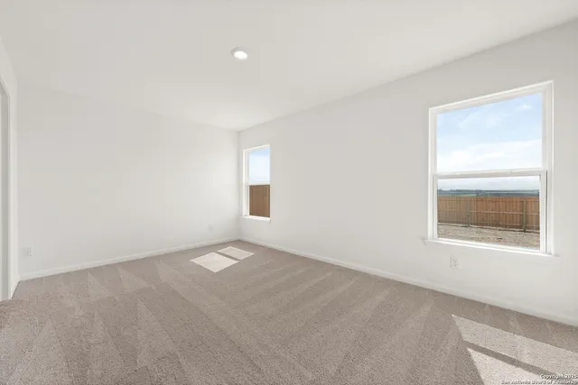 $248,900 | 16108 Farmer, Lytle, TX 78052