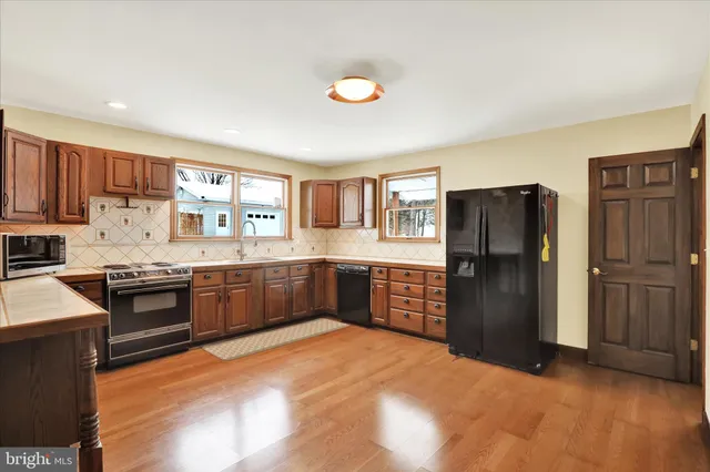 $440,000 | 1239 South Meadow Lane, Palmyra, PA 17078