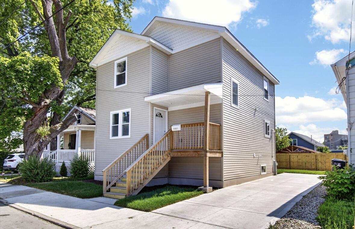 1321 Terrace Avenue Racine, WI 53403 - Photo 1 of 29 IMG_9324