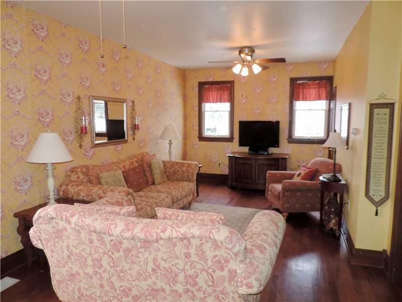 155 Highway 356 Apollo, PA 15613 - Photo 4 of 25 Living Room.