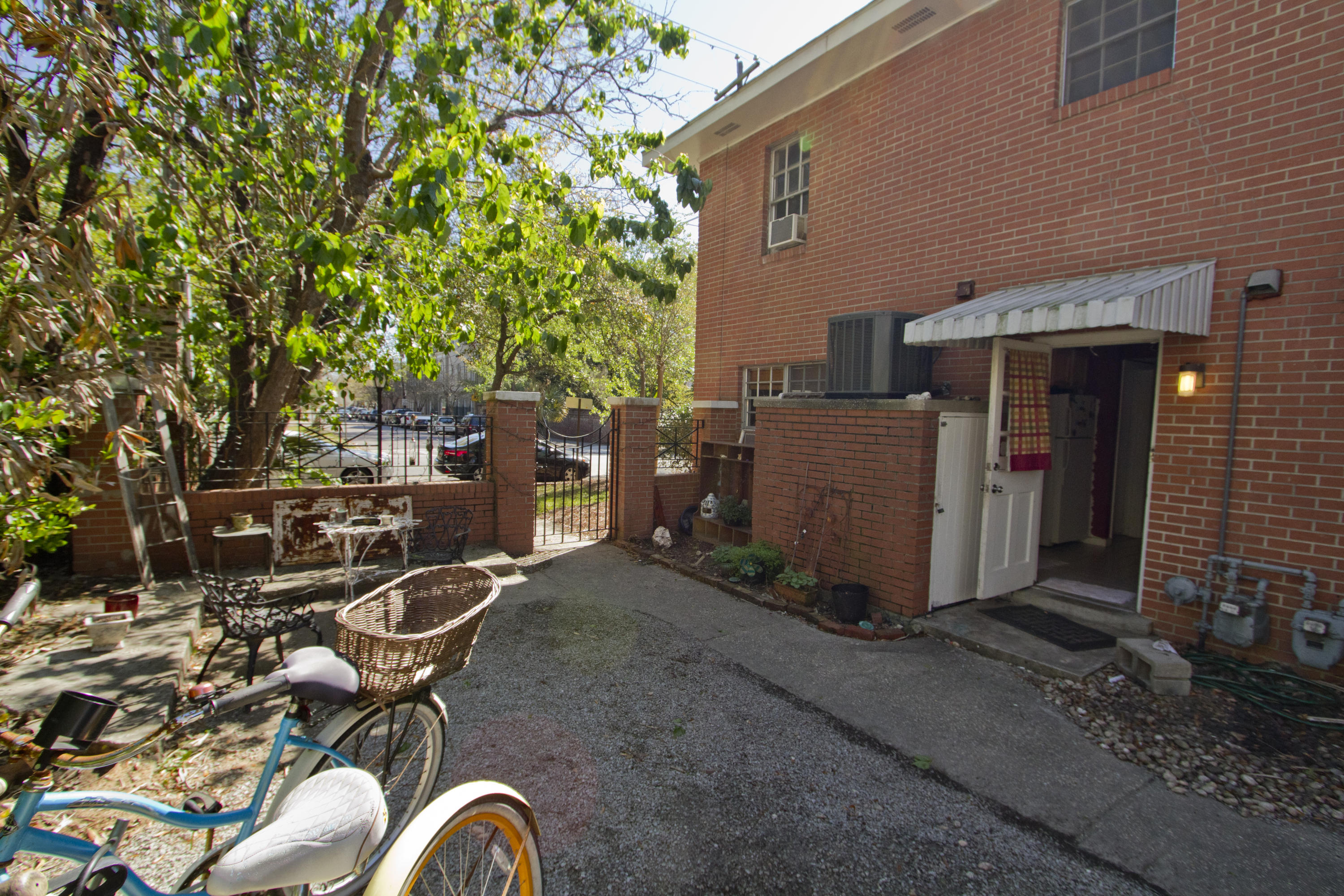 173 Rutledge Avenue, Unit T Charleston, SC 29403 - Photo 12 of 29 173 Rutledge Unit T