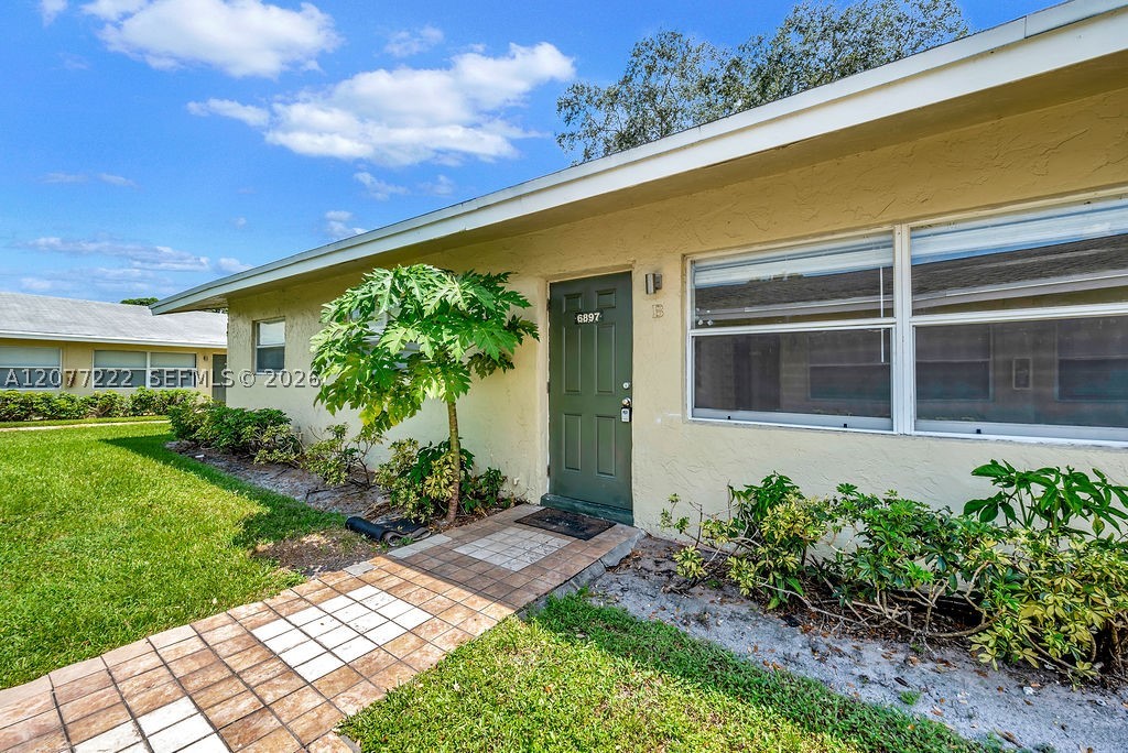 655 Kathy Pompano Beach, FL 33068 - Photo 1 of 45 Gallery Image 1