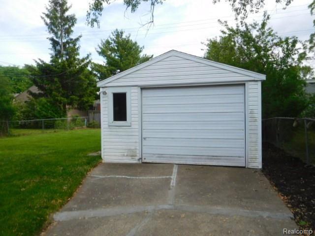 927 West Twelve Mile Road Royal Oak, MI 48073 - Photo 2 of 26