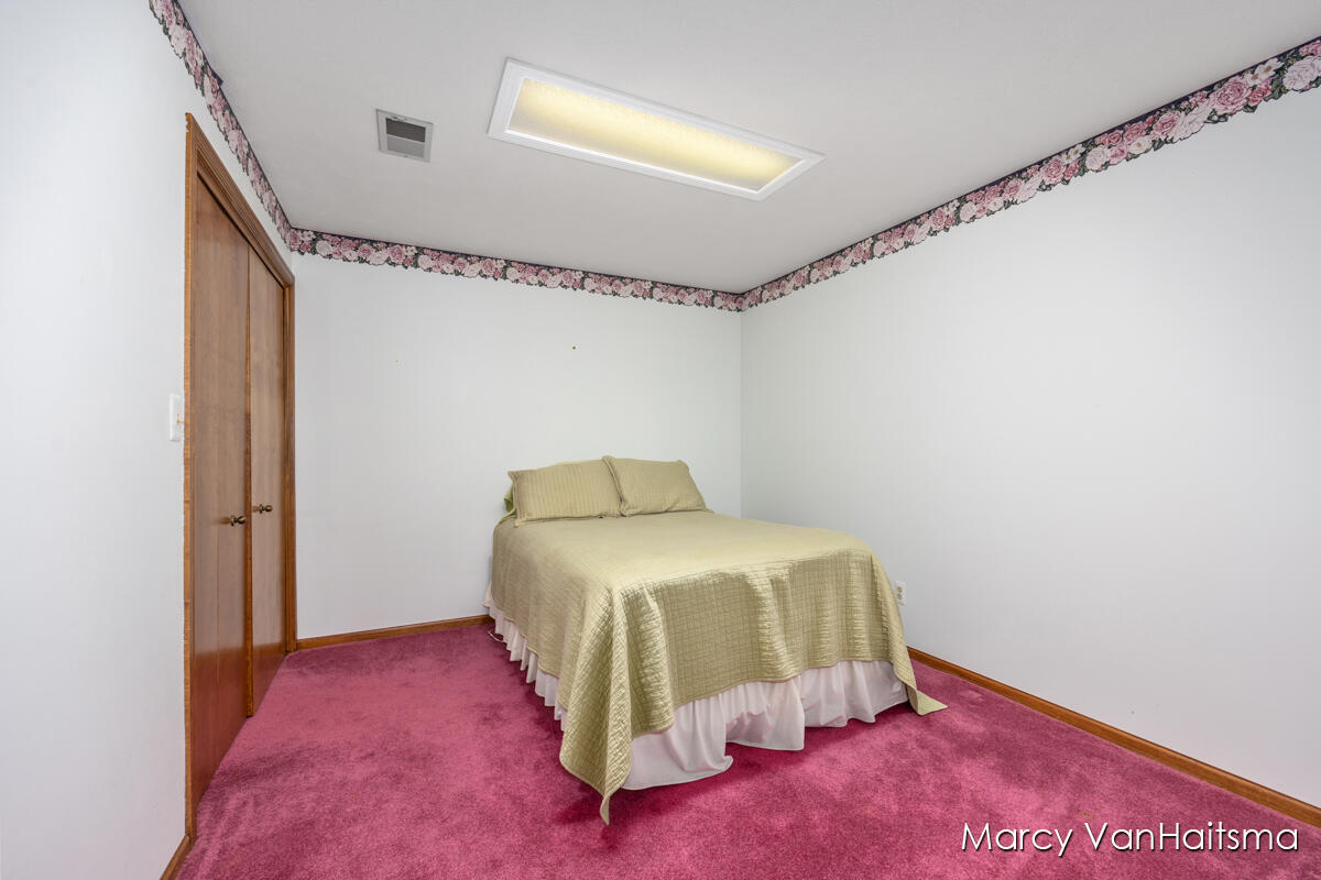 1861 Elizabeth Lane Jenison, MI 49428 - Photo 16 of 18 Gallery Image 16