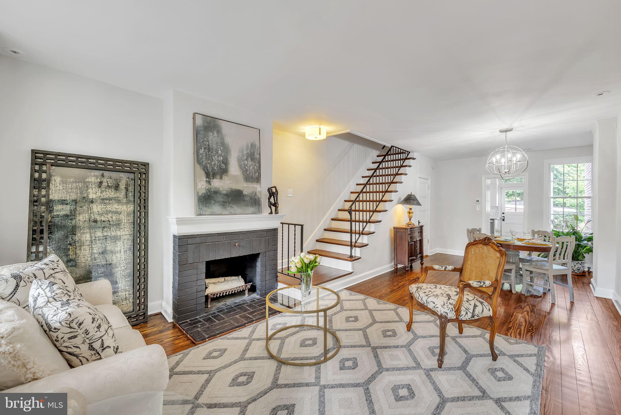 1555 33rd Street Northwest Washington, DC 20007 - Photo 3 of 32 Living Room