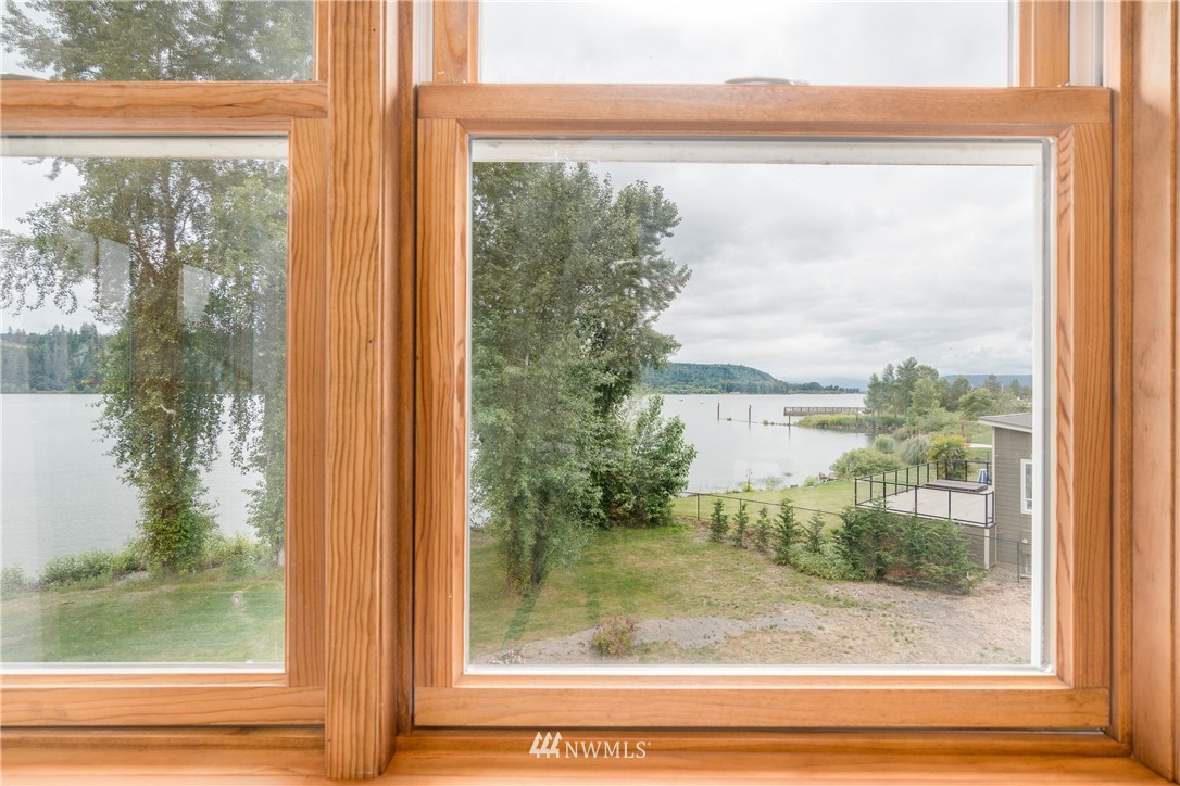 6845 Willow Grove Road Longview, WA 98632 - Photo 17 of 30 a view of a glass door