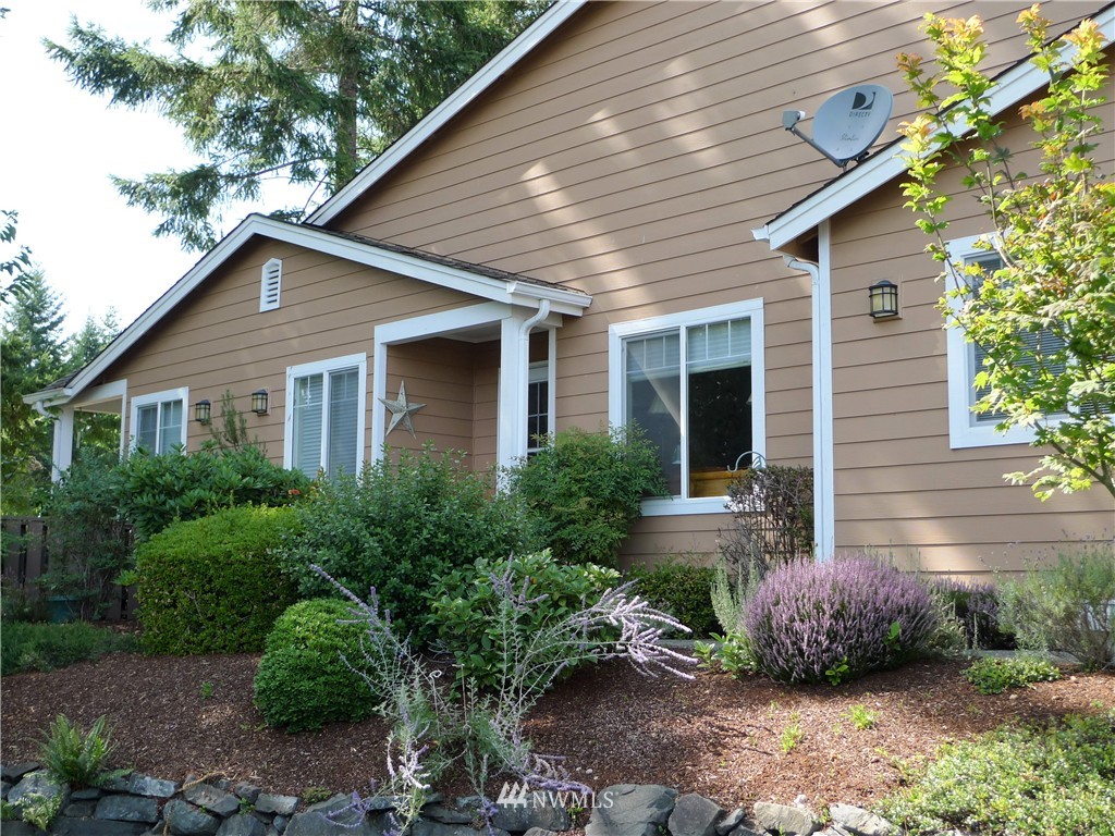321 East Soderberg Road, Unit 10 Allyn, WA 98524 - Photo 3 of 7 Gallery Image 3