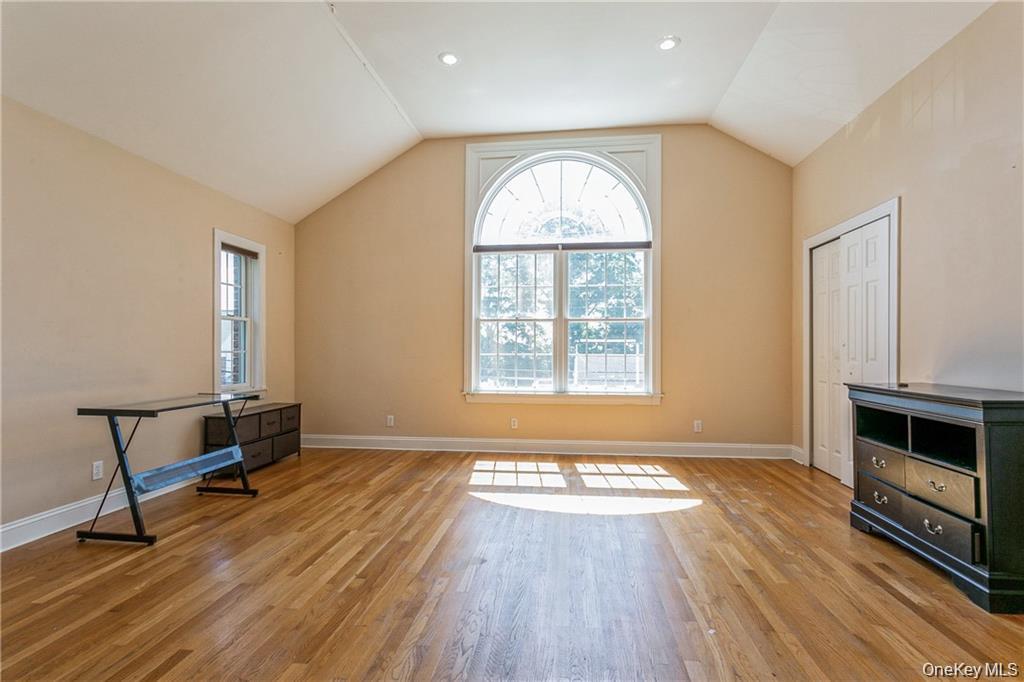 39 Croydon Road Yonkers, NY 10710 - Photo 13 of 36