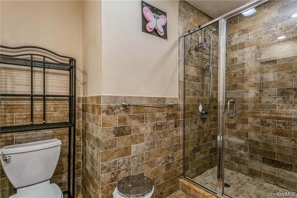 39 Croydon Road Yonkers, NY 10710 - Photo 16 of 36