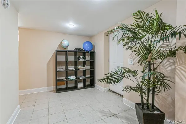 $5,250 | 39 Croydon Road, Yonkers, NY 10710