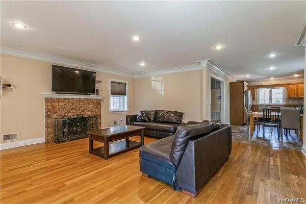 $5,250 | 39 Croydon Road, Yonkers, NY 10710