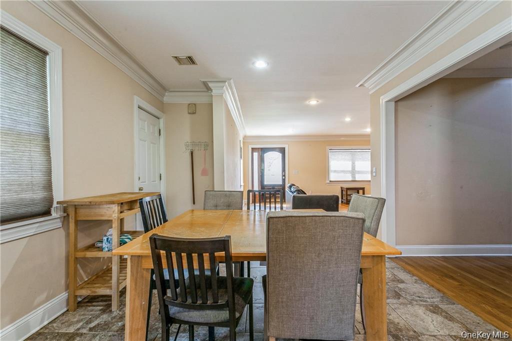 39 Croydon Road Yonkers, NY 10710 - Photo 9 of 36