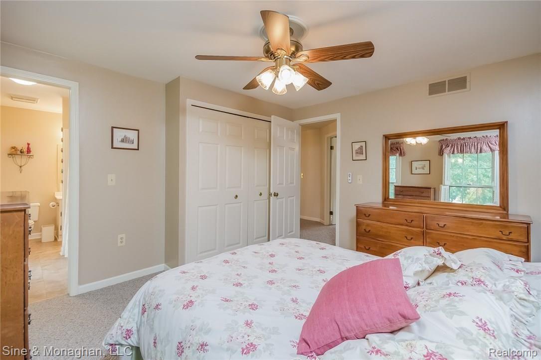 1396 Audubon Road Grosse Pointe, MI 48230 - Photo 22 of 37 022-Bedroom-2149122-medium.jpg
