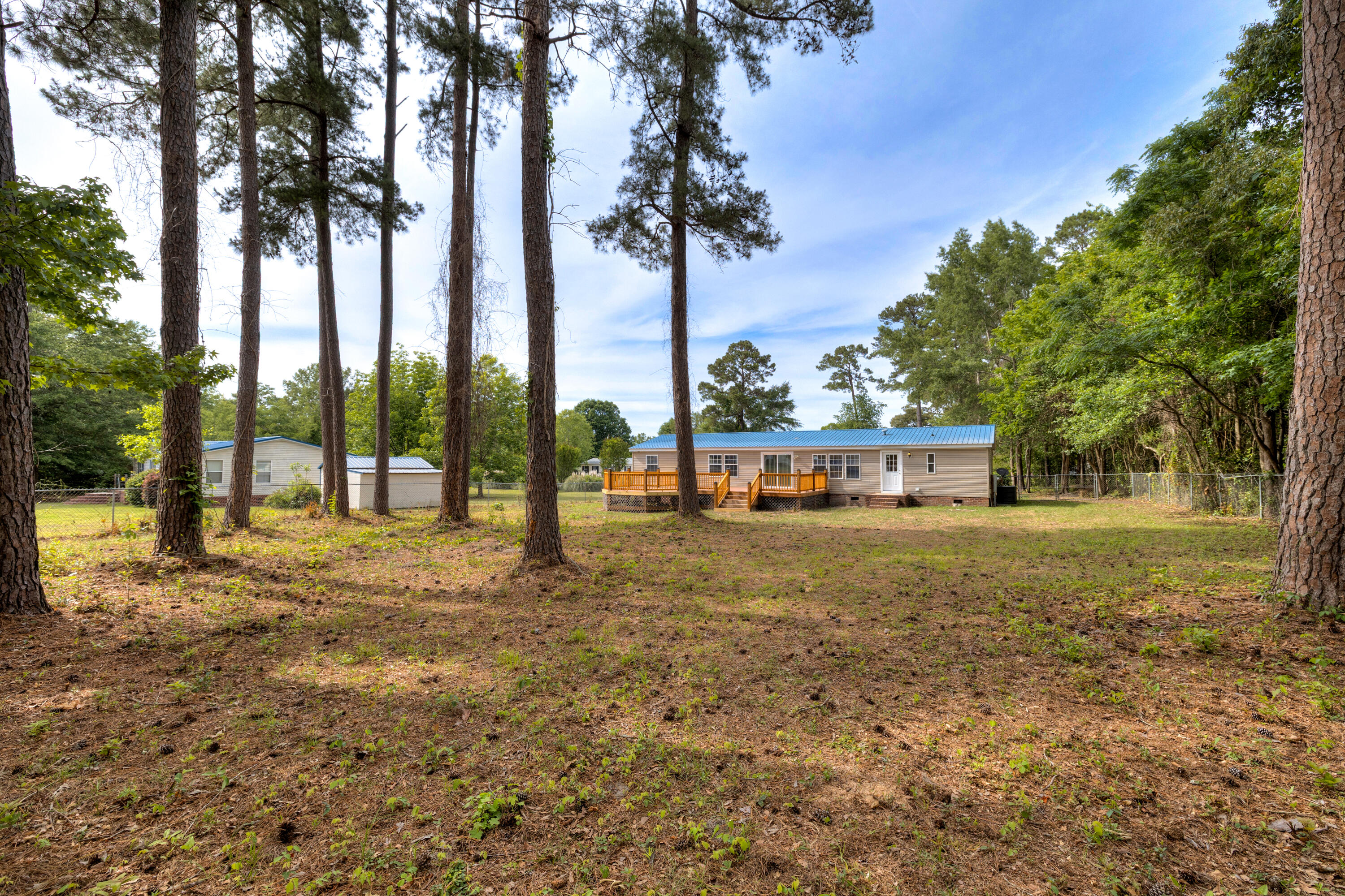 1057 Limerick Lane Manning, SC 29102 - Photo 3 of 38 06