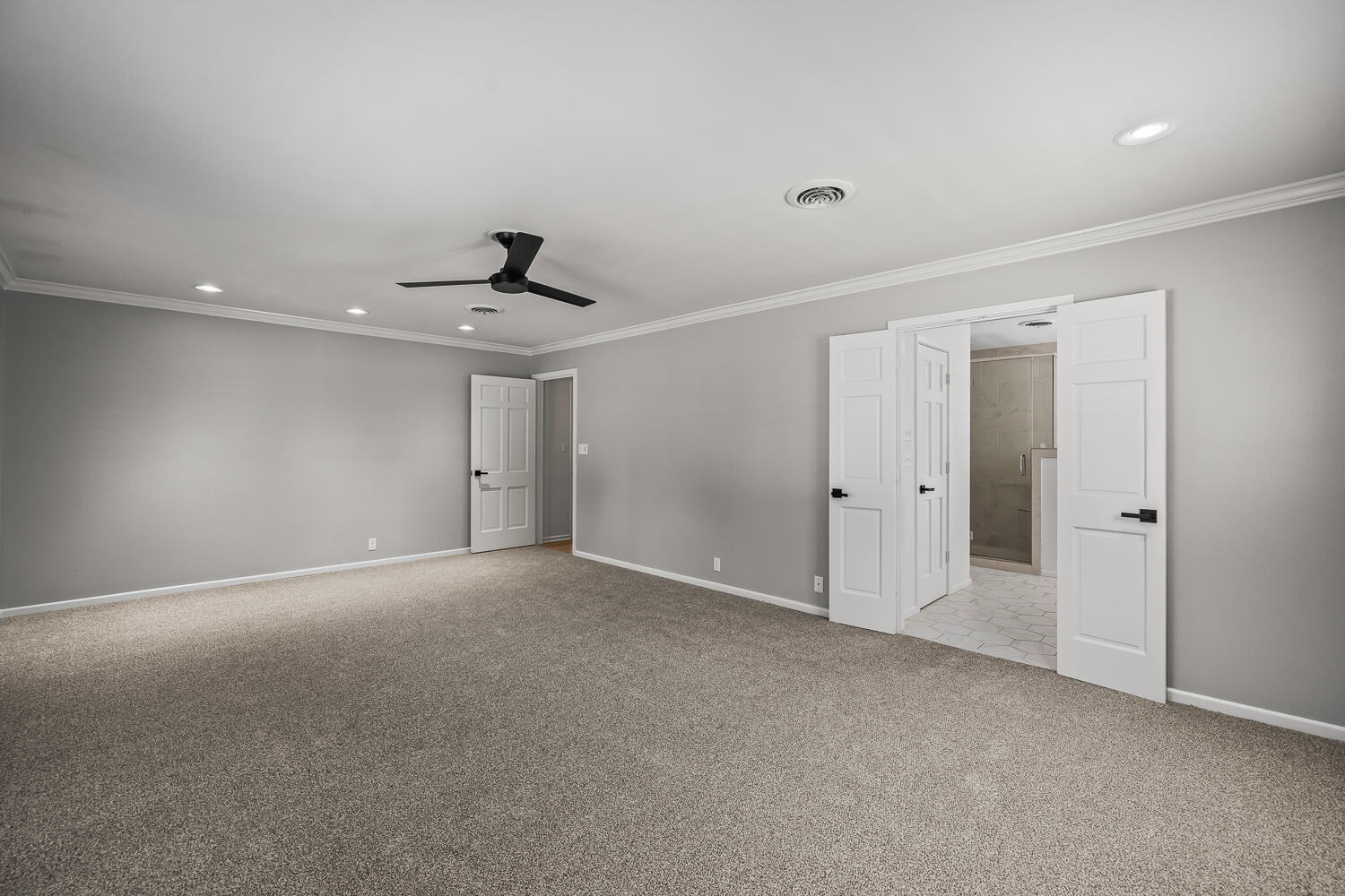 4409 10th Street Lubbock, TX 79416 - Photo 25 of 54 4409 10th St grey walls-3