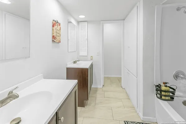 $1,550 | 3803 Barrington Street, Unit 5B, San Antonio, TX 78217