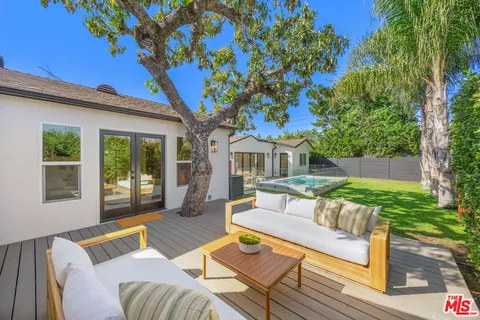 $1,213,700 | 3953 South Victoria Avenue, Los Angeles, CA 90008