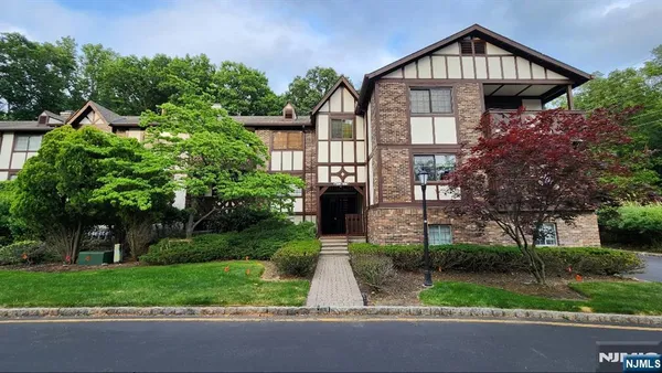 $669,000 | 3112 Stowe Lane, Mahwah, NJ 07430