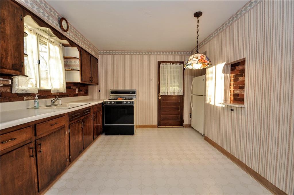 403 Hulton Road Verona, PA 15147 - Photo 11 of 24 Gallery Image 11