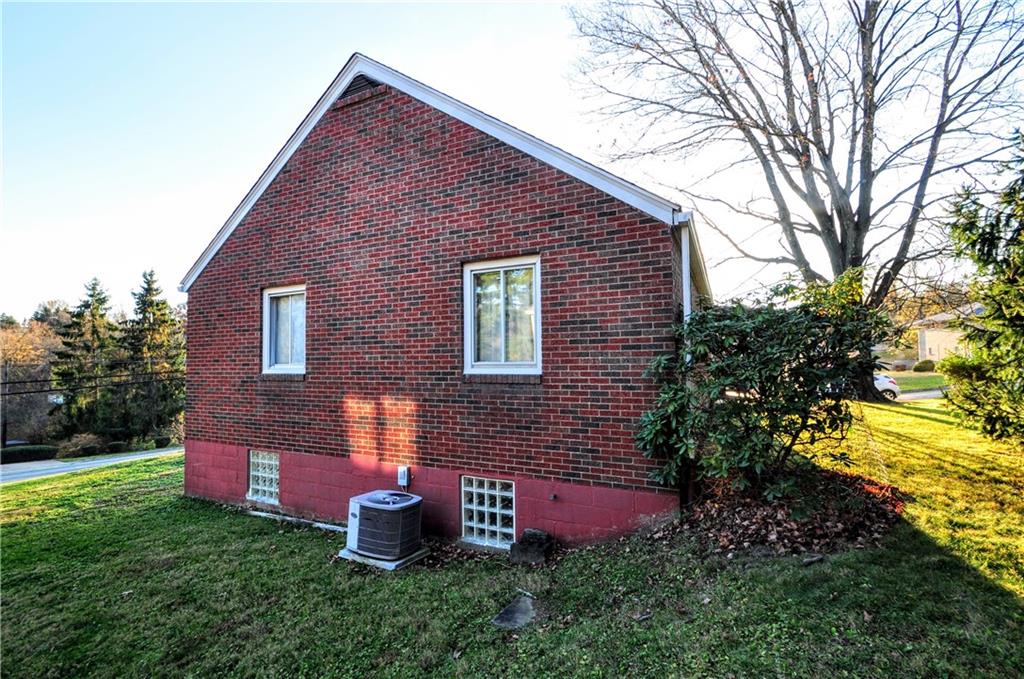 403 Hulton Road Verona, PA 15147 - Photo 6 of 24 Gallery Image 6