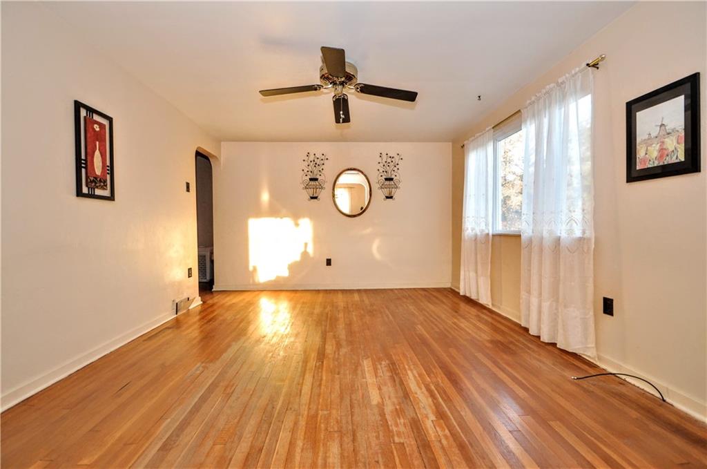 403 Hulton Road Verona, PA 15147 - Photo 9 of 24 Gallery Image 9
