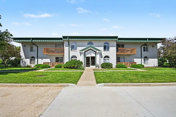 $187,000 | 2851 West Heritage Drive, Unit 1D, Joliet, IL 60435