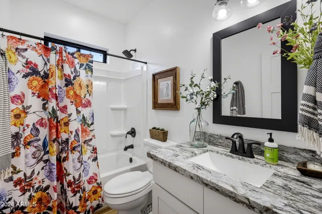 $497,500 | 2225 Roundabout Way, Overgaard, AZ 85933