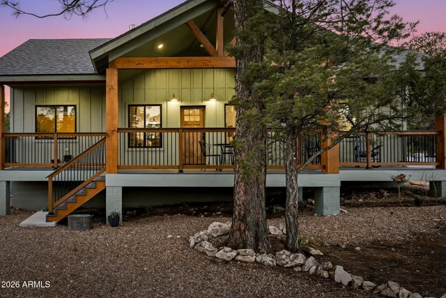 $497,500 | 2225 Roundabout Way, Overgaard, AZ 85933