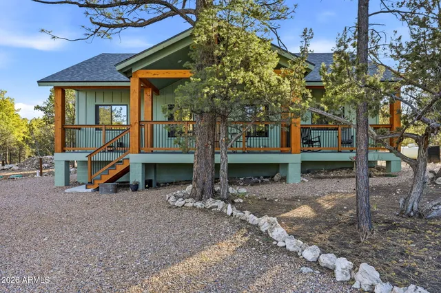 $497,500 | 2225 Roundabout Way, Overgaard, AZ 85933