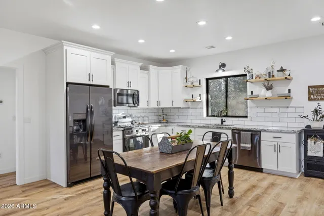 $497,500 | 2225 Roundabout Way, Overgaard, AZ 85933