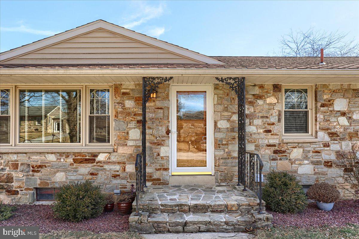1240 William Street Hanover, PA 17331 - Photo 7 of 56 Gallery Image 7