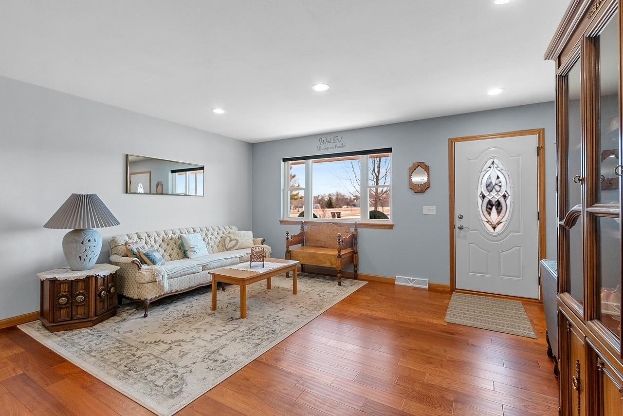 209 Ridgewood Drive Gillett, WI 54124 - Photo 2 of 29