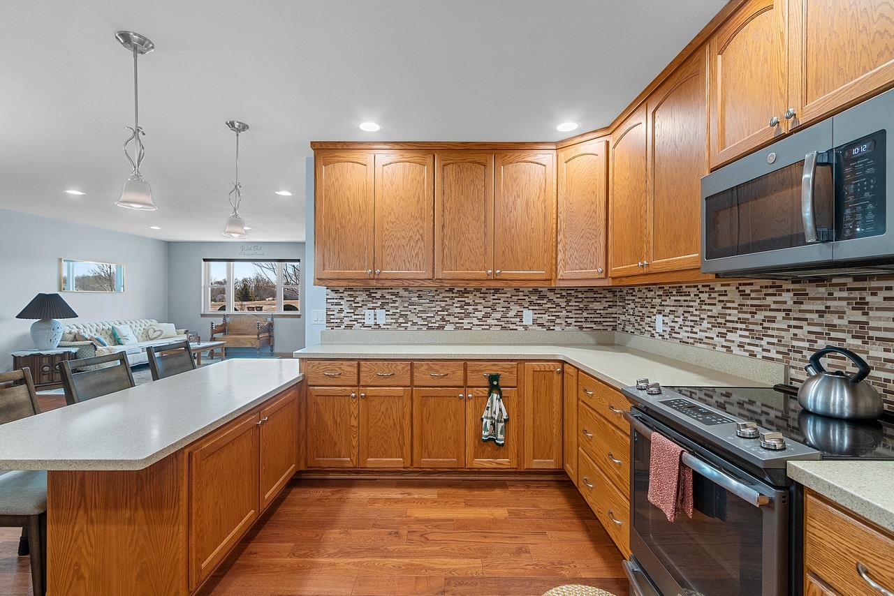 209 Ridgewood Drive Gillett, WI 54124 - Photo 6 of 29