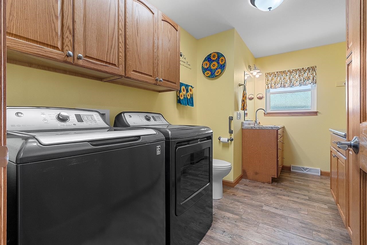 209 Ridgewood Drive Gillett, WI 54124 - Photo 10 of 29