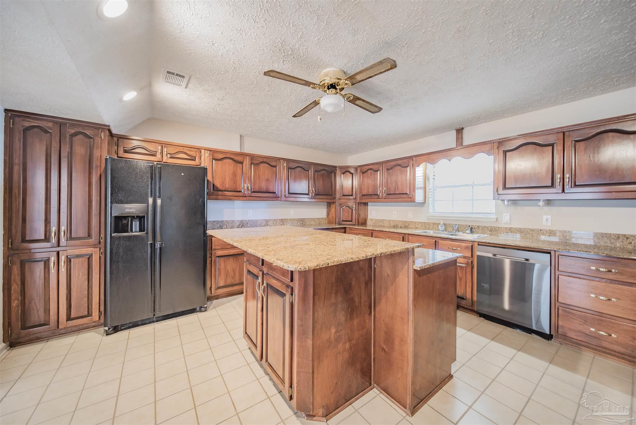 379 Tara Road Cantonment, FL 32533 - Photo 11 of 50 Gallery Image 11