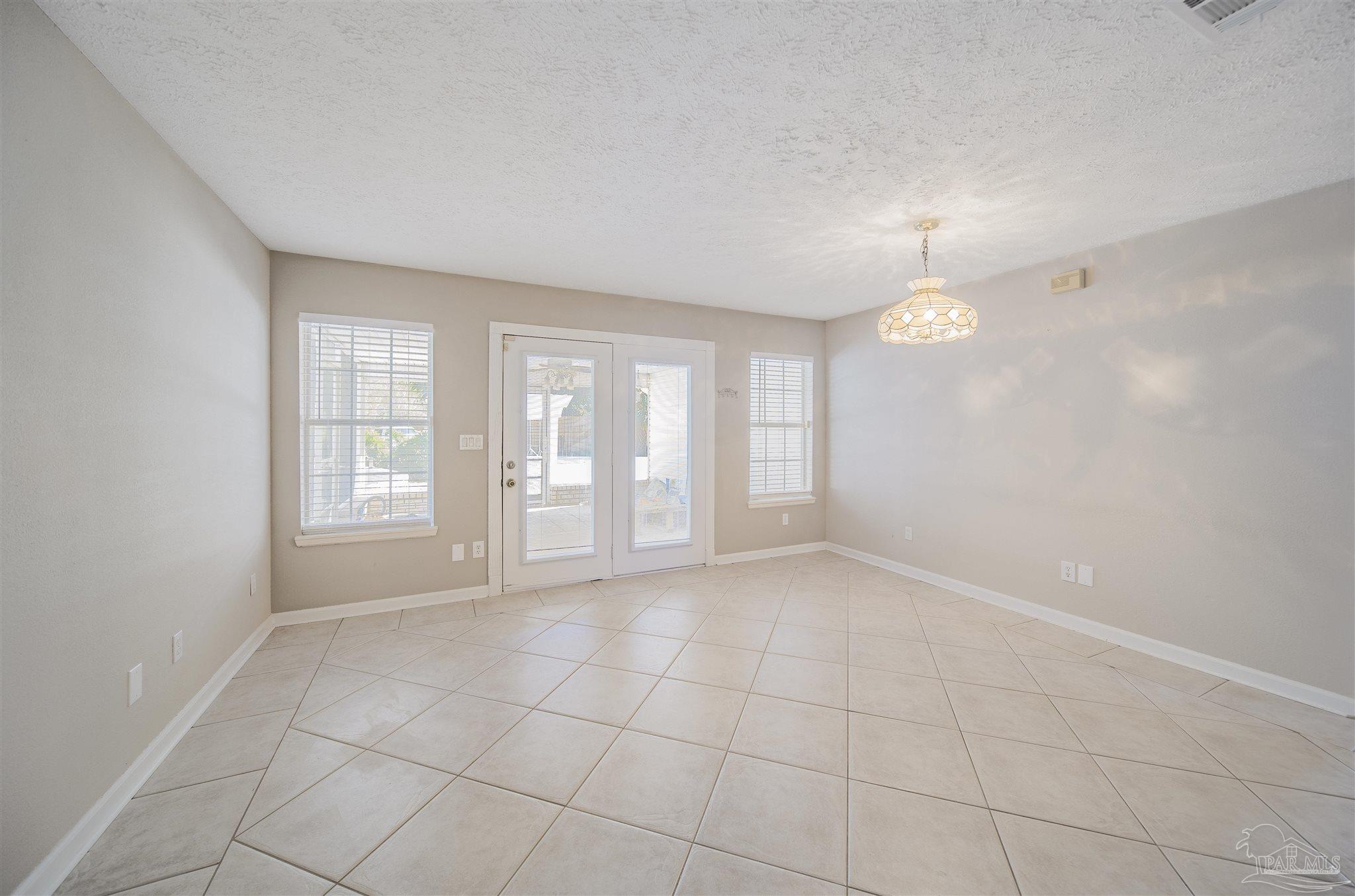 379 Tara Road Cantonment, FL 32533 - Photo 14 of 50 Gallery Image 14