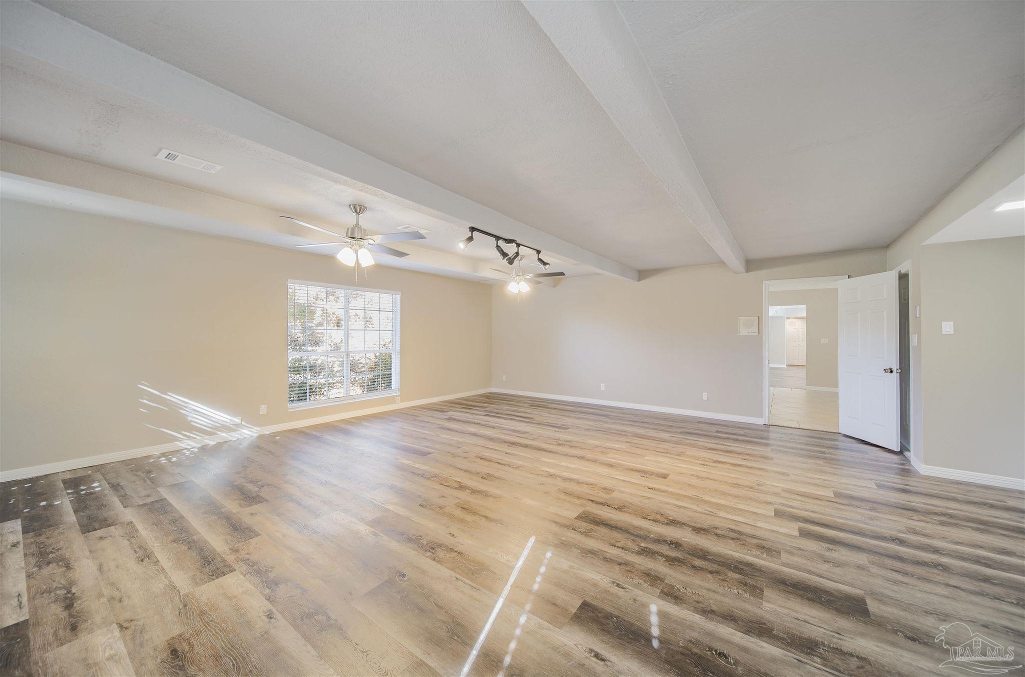 379 Tara Road Cantonment, FL 32533 - Photo 17 of 50 Gallery Image 17