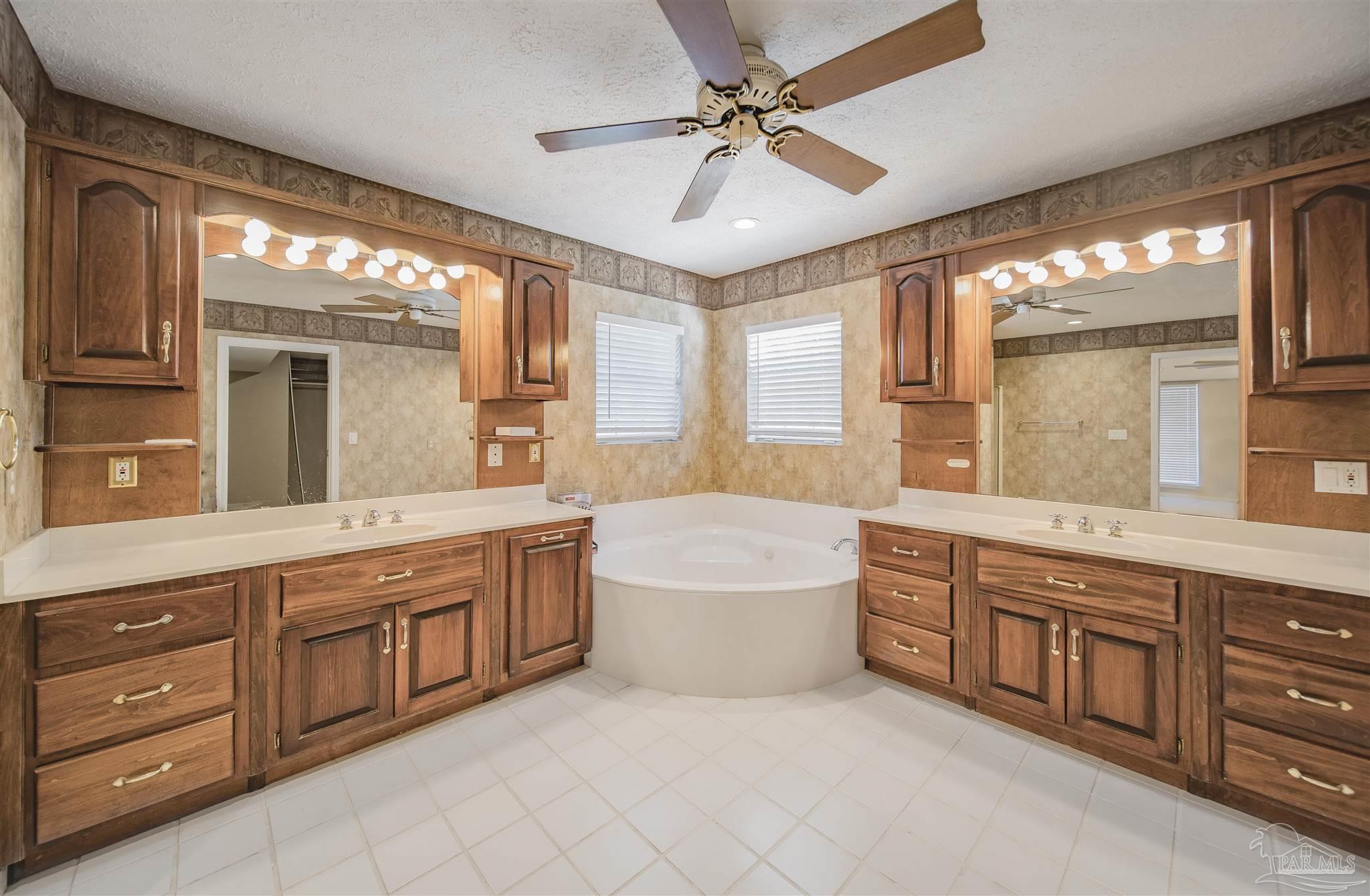 379 Tara Road Cantonment, FL 32533 - Photo 23 of 50 Gallery Image 23
