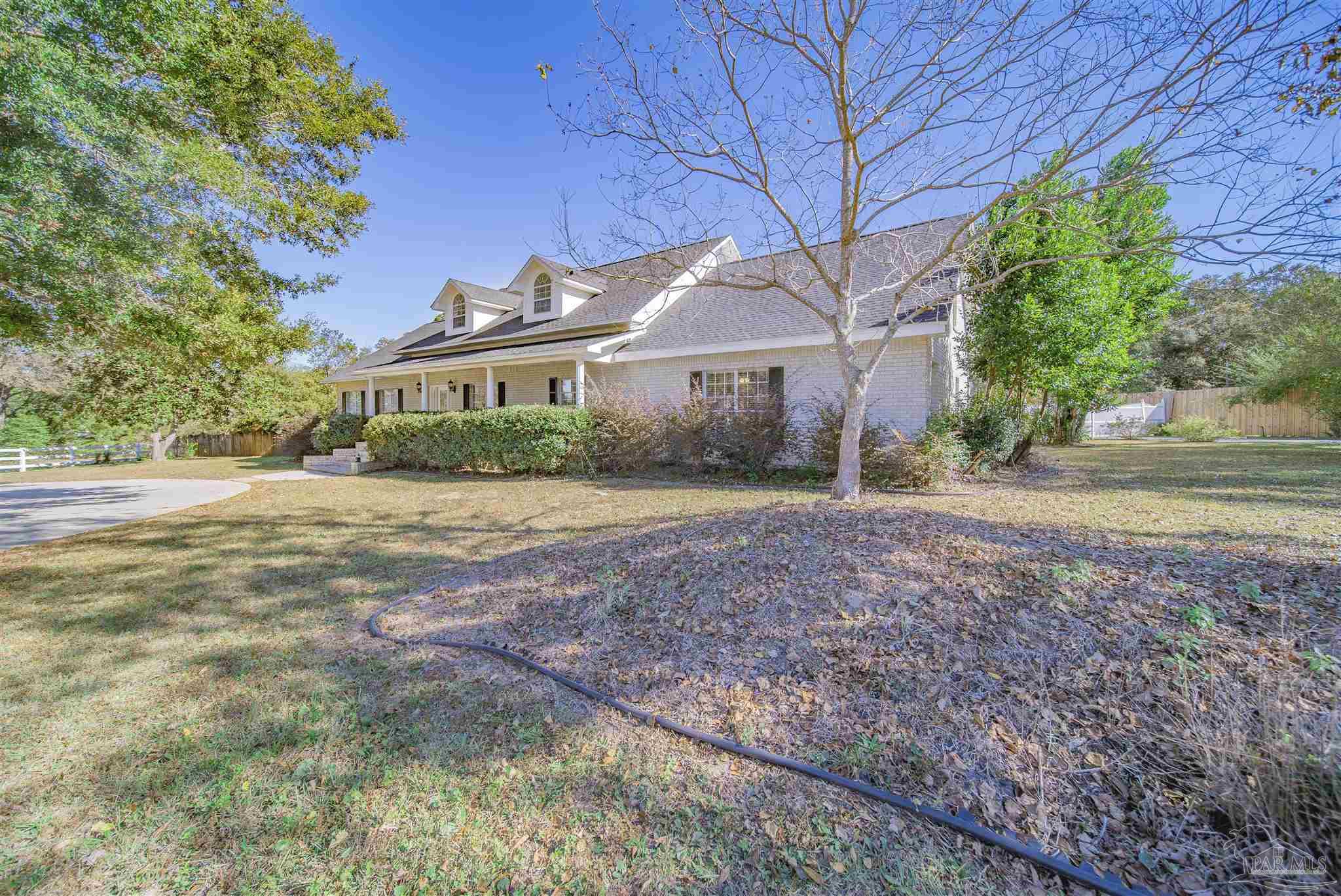379 Tara Road Cantonment, FL 32533 - Photo 4 of 50 Gallery Image 4