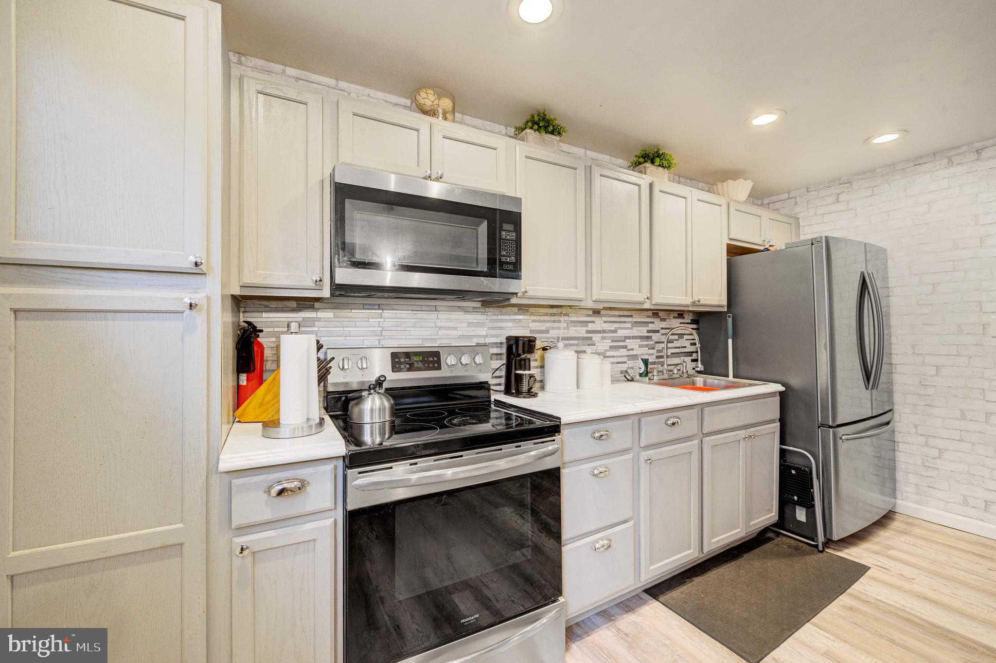 10 Candlestick Road Clementon, NJ 08021 - Photo 24 of 40 Lower Level Kitchen