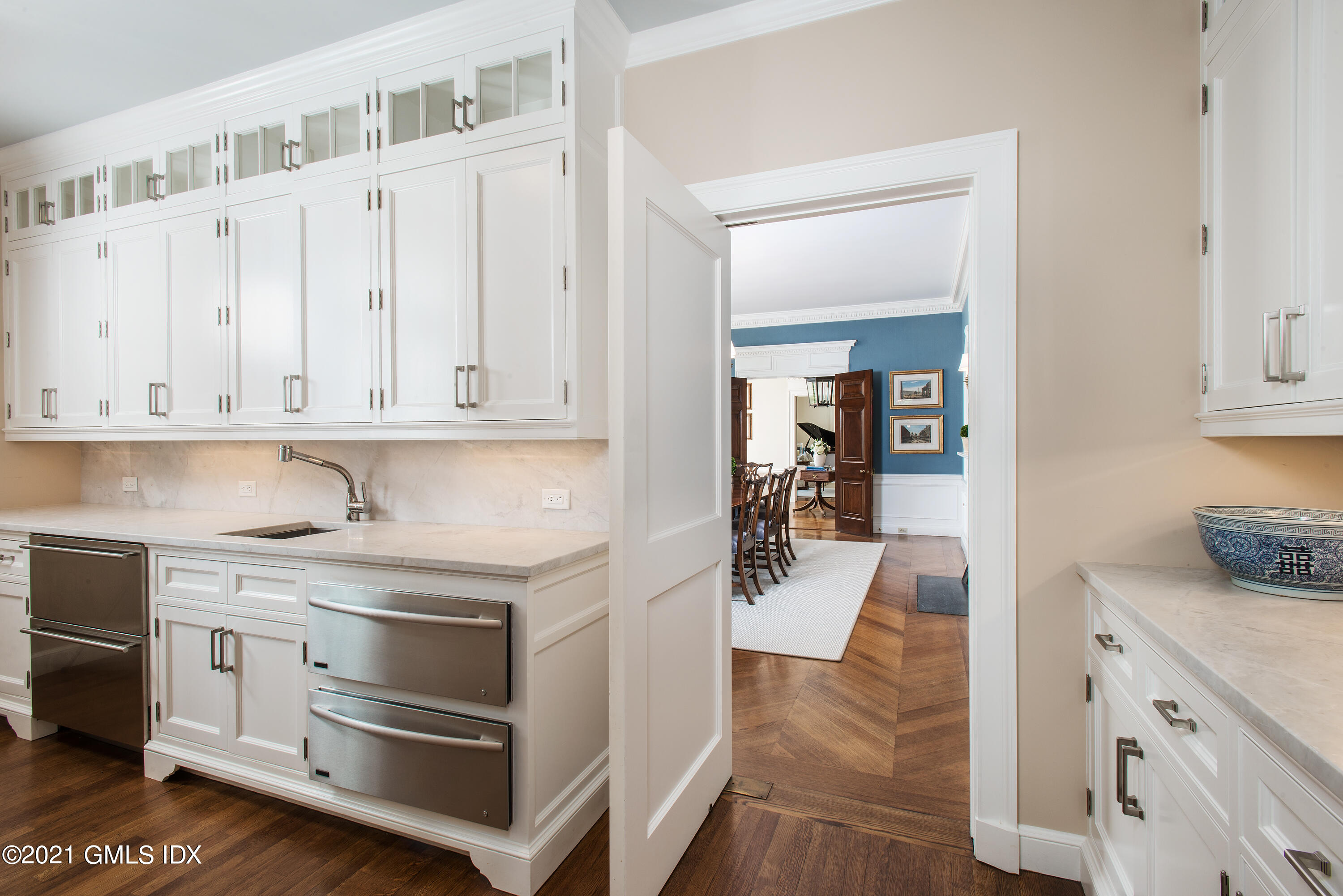 200 Clapboard Ridge Road Greenwich, CT 06831 - Photo 17 of 55 Butler's Pantry