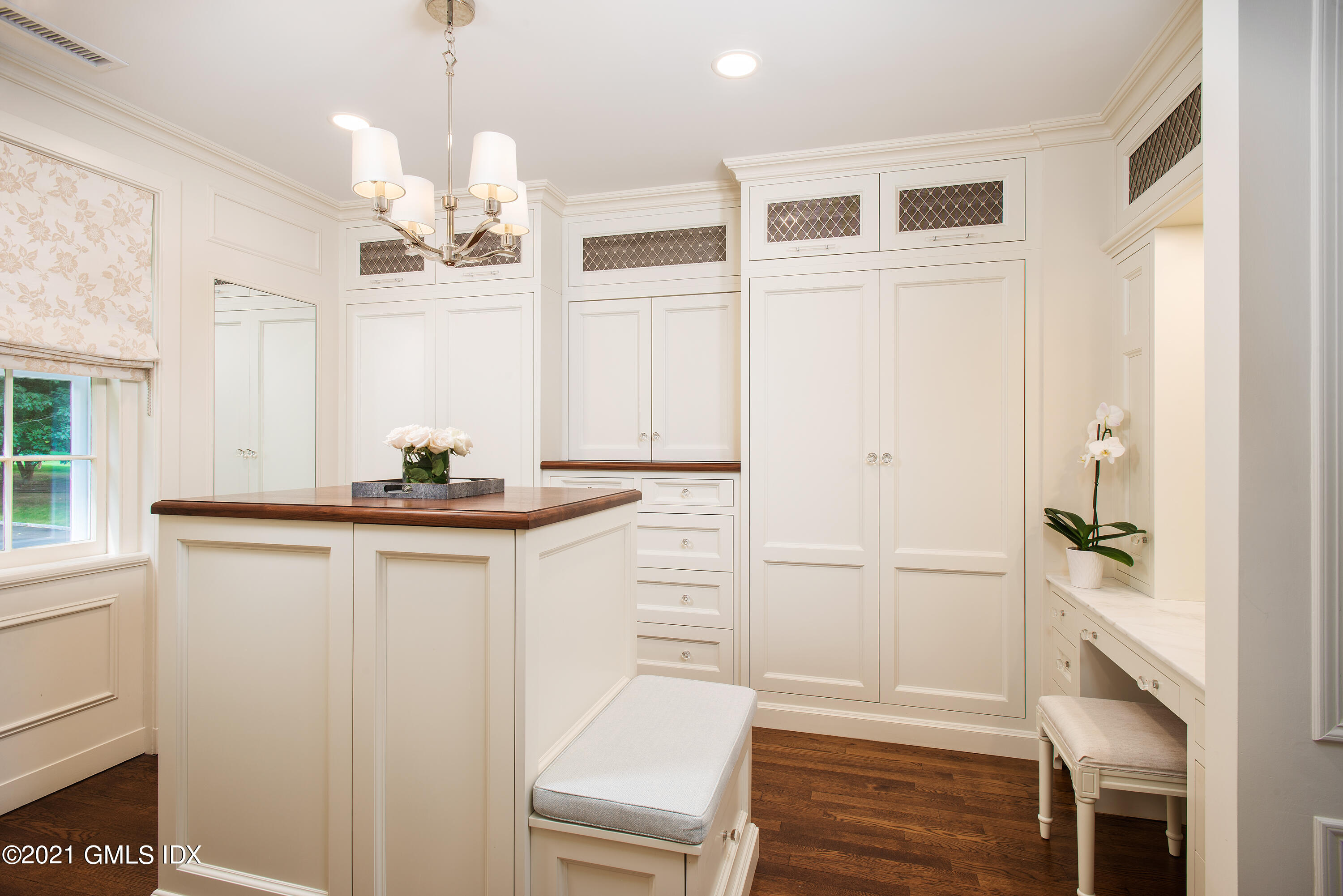 200 Clapboard Ridge Road Greenwich, CT 06831 - Photo 22 of 55 Dressing Room