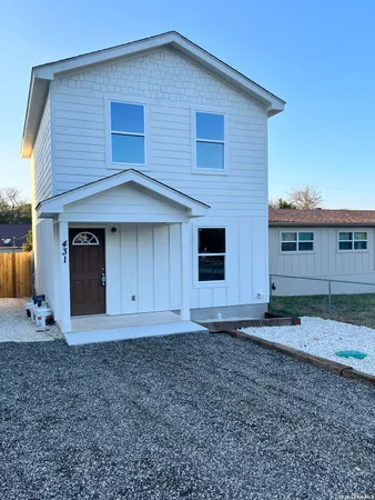 $1,150 | 431 Creekside Drive, Canyon Lake, TX 78133