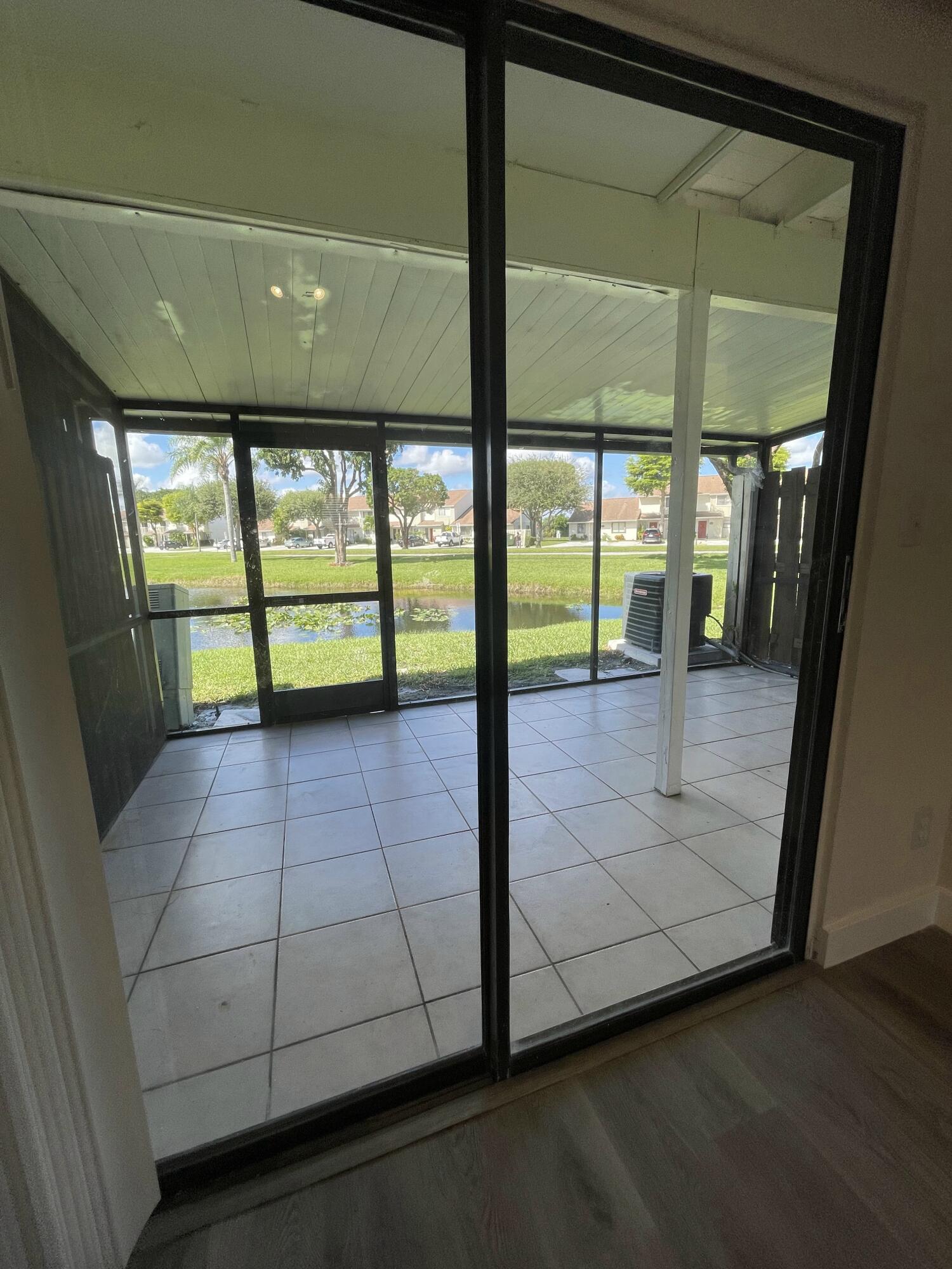 4303 Inlet Circle Greenacres, FL 33463 - Photo 8 of 24 FEE72684-BE9D-42D0-A330-242EF8FF1136